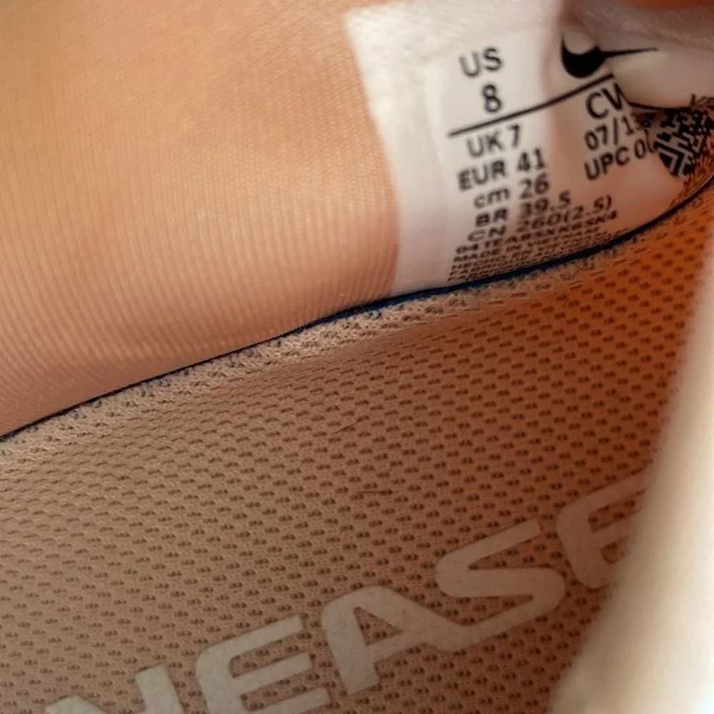 Nike Go Flyease lace-less sneakers women’s 41 VGUC